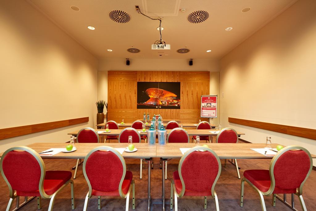 Hotel H4 Messe 4*